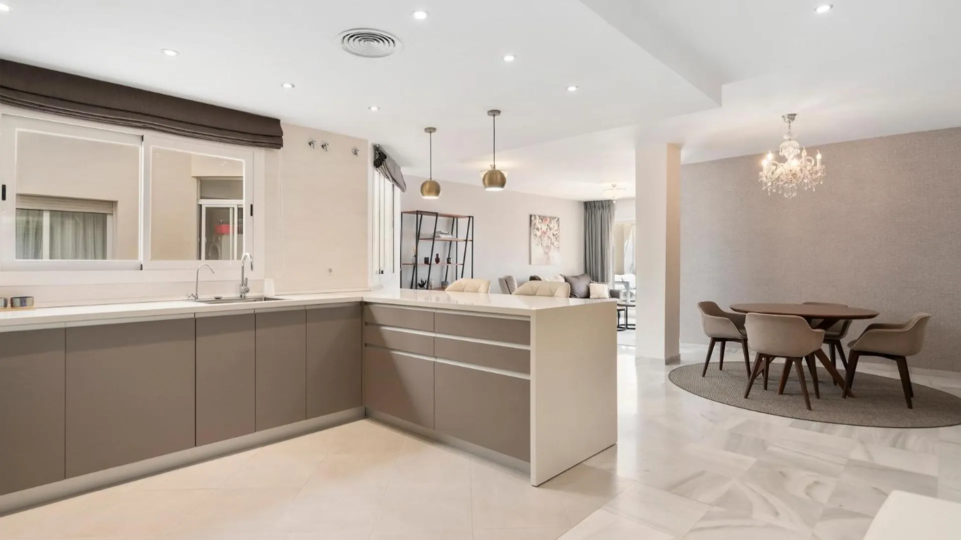 Sea View 2-Bedroom Apartment With Pool Marbella 0*,